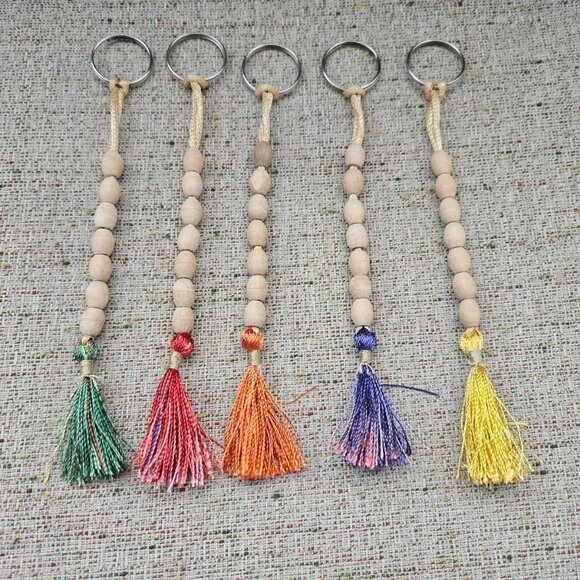 Lot of 5 Keychains Real Wood Beads Keys Holder Handmade Keyrings New - Picture 1 of 10